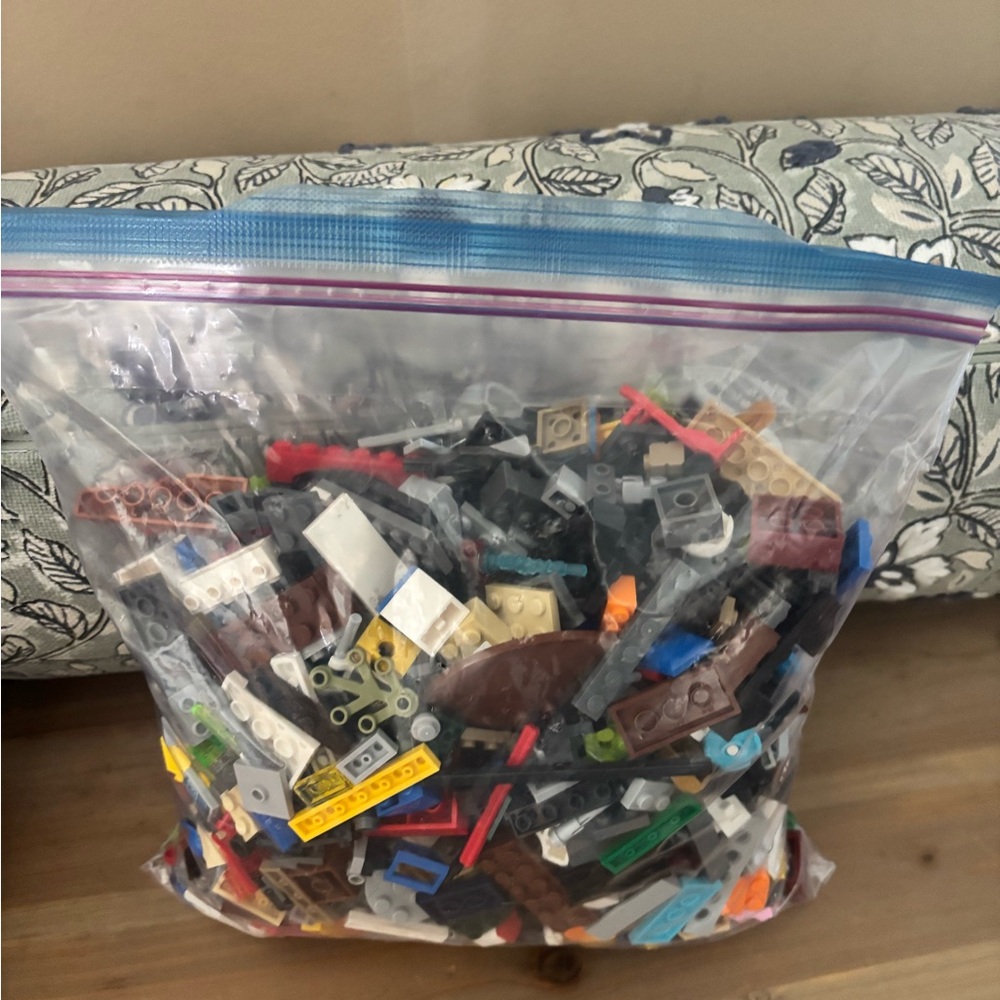 Lego Mixed Color Brick Collection - Picture 2 of 2
